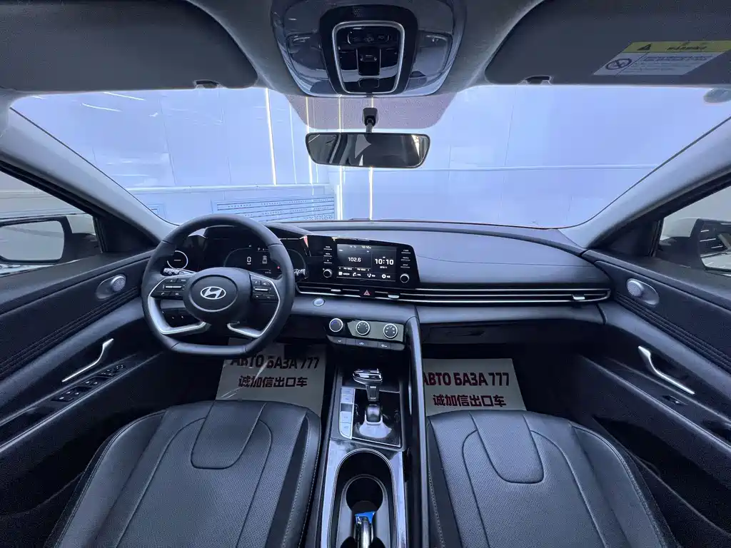 Hyundai Elantra — миниатюра 15