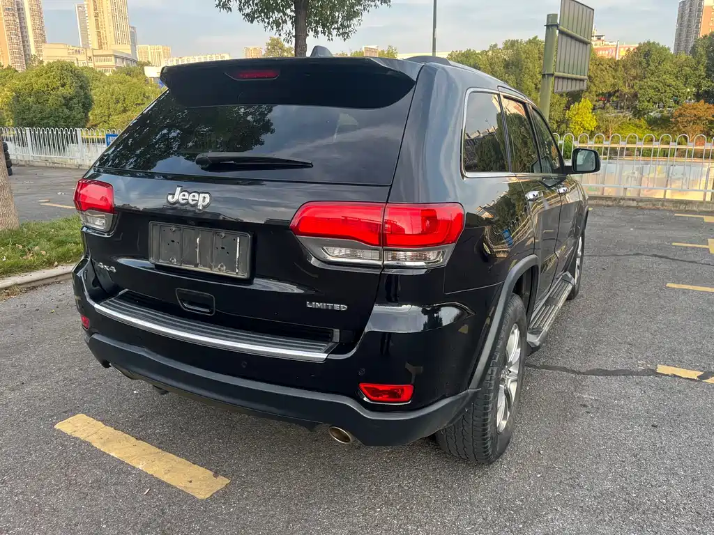 Jeep Grand Cherokee (Import) — миниатюра 8