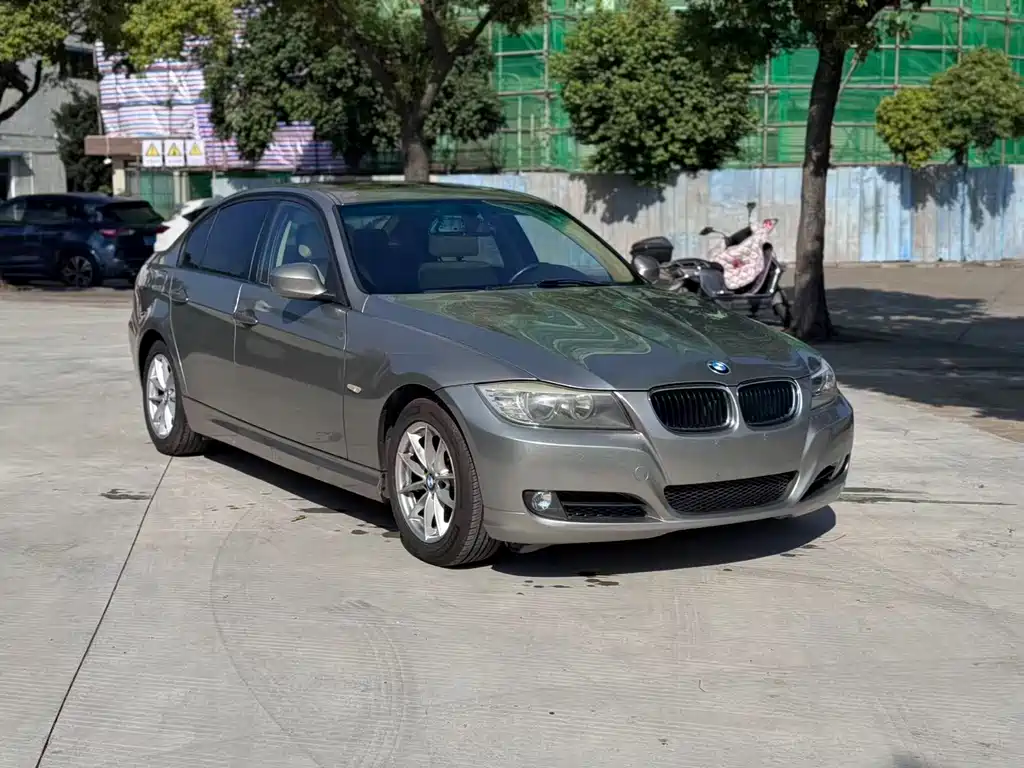 BMW 3 Series (Import) 2011
