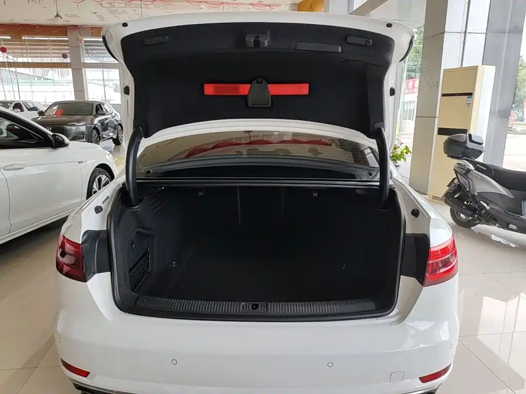 Audi A4L — миниатюра 19