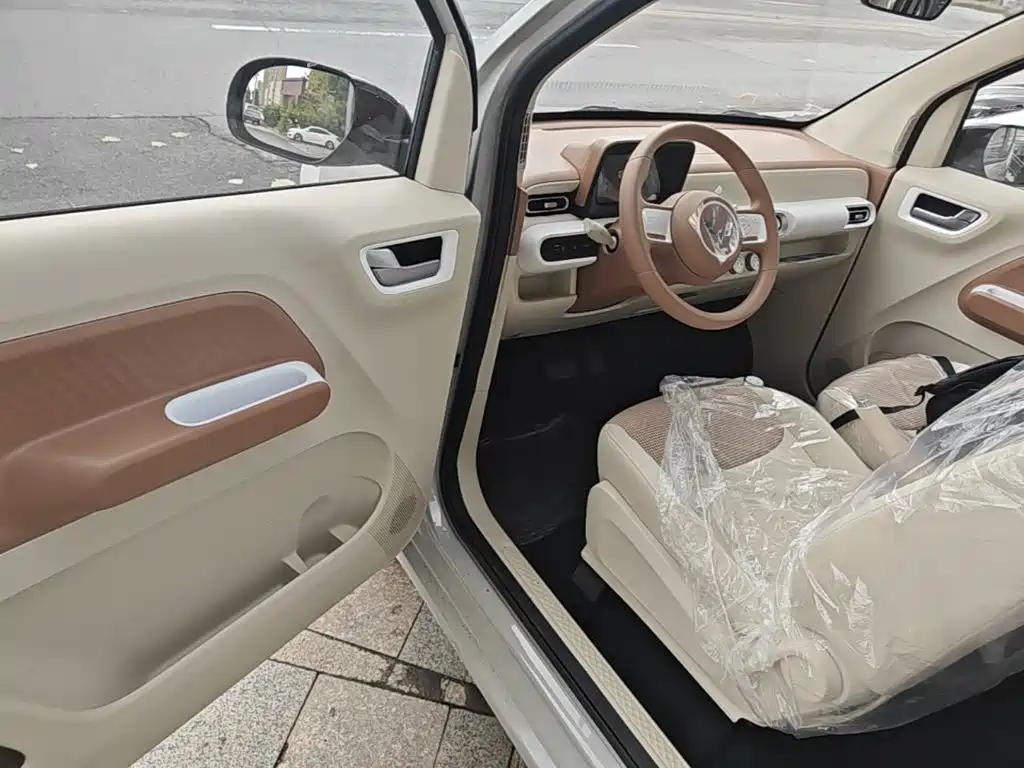 Wuling MINIEV — миниатюра 16