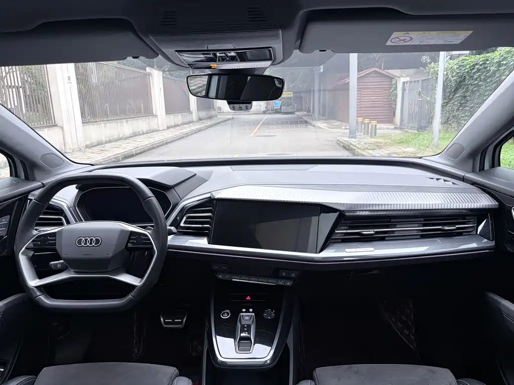 Audi Q4 e-tron — миниатюра 14