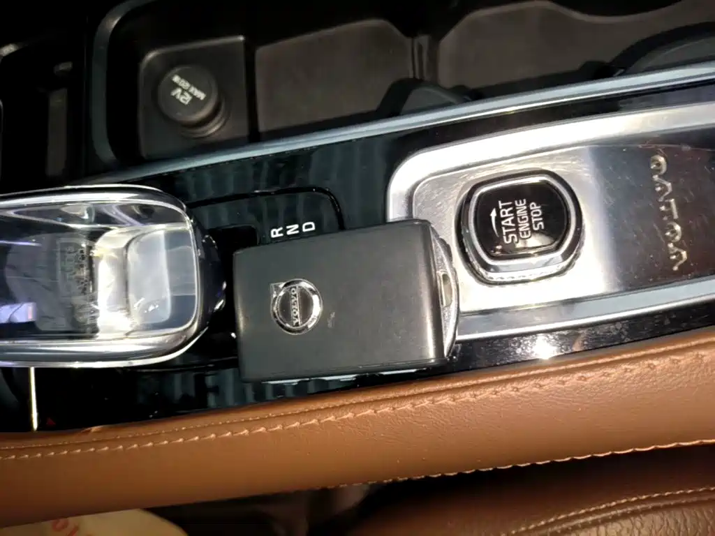 Volvo XC90 2024 B5 Luxury 7 мест