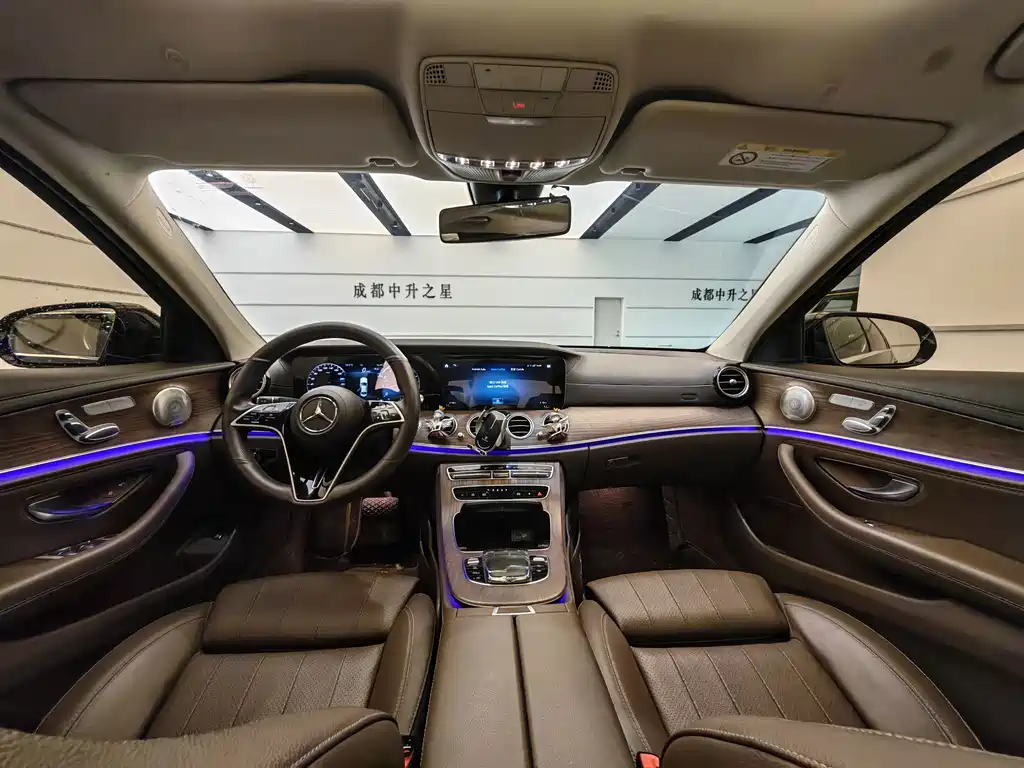 Mercedes-Benz E-Class — миниатюра 7