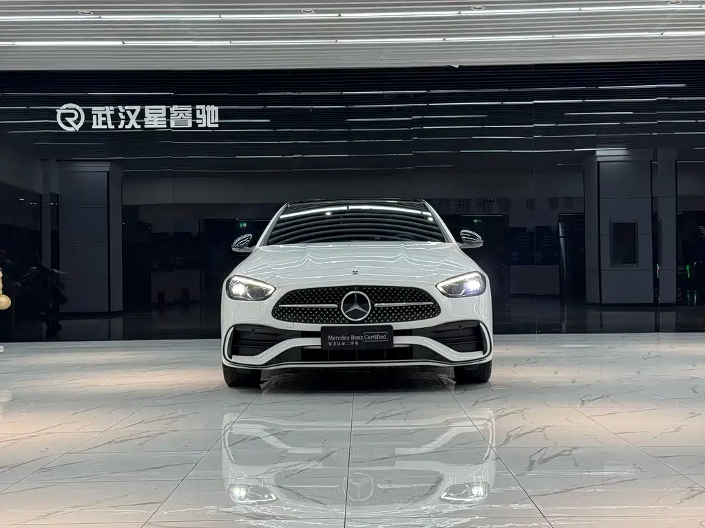 Mercedes-Benz C-Class — миниатюра 3