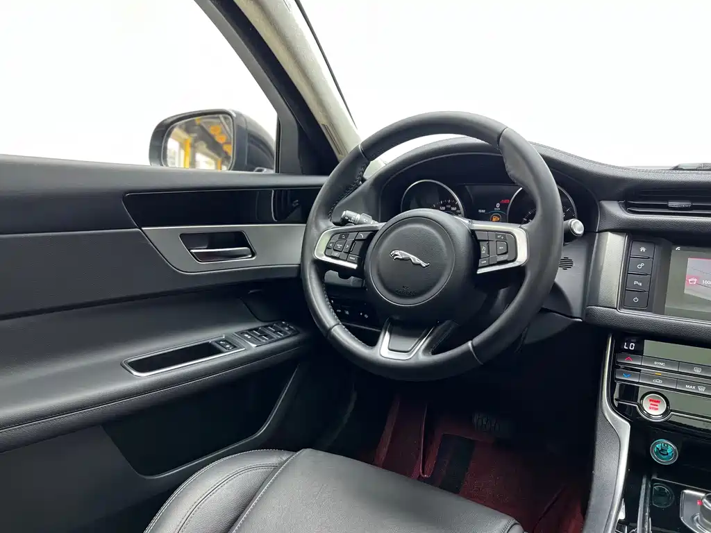 Jaguar XFL — миниатюра 12