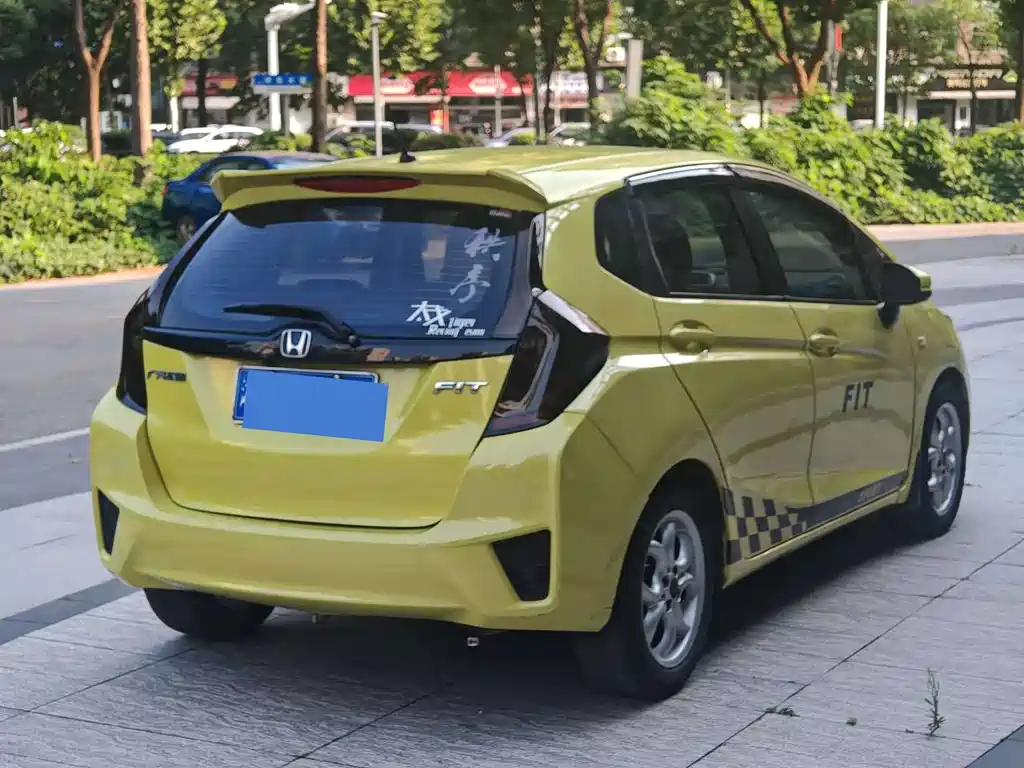 Honda Fit — миниатюра 9