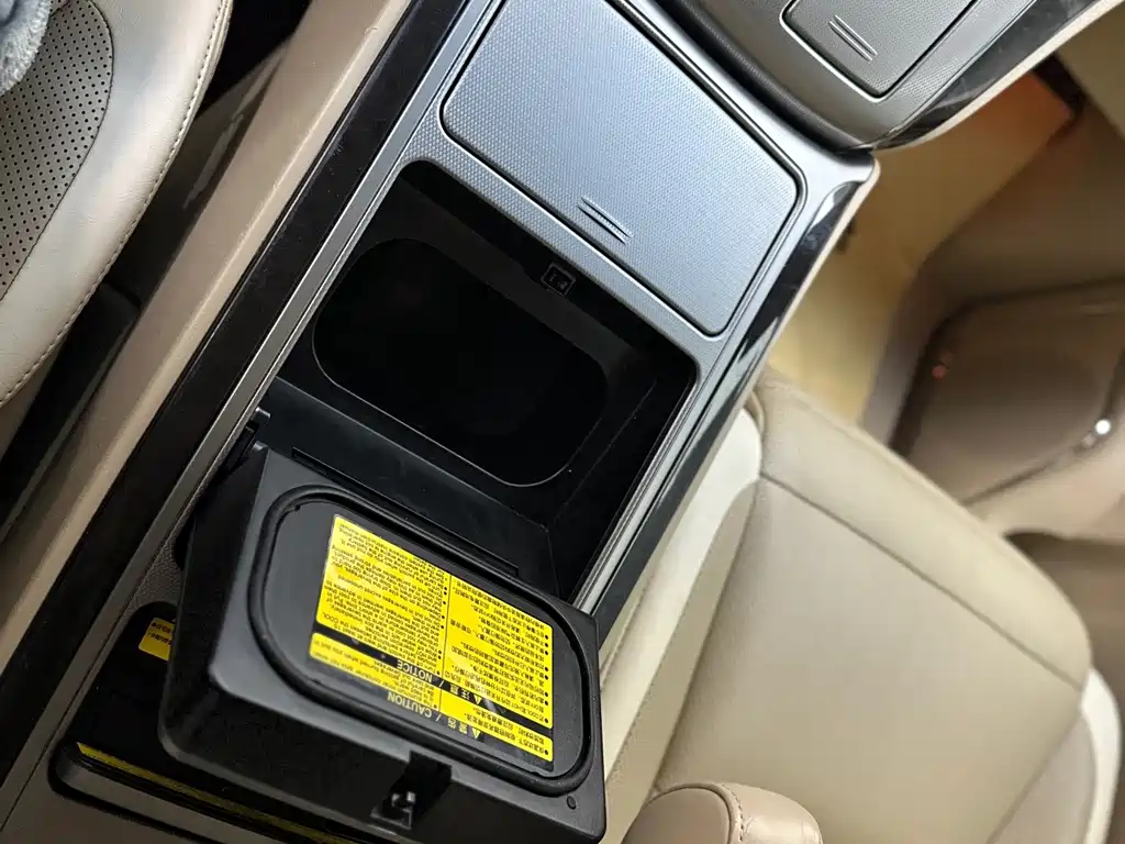 Toyota Alphard — миниатюра 25