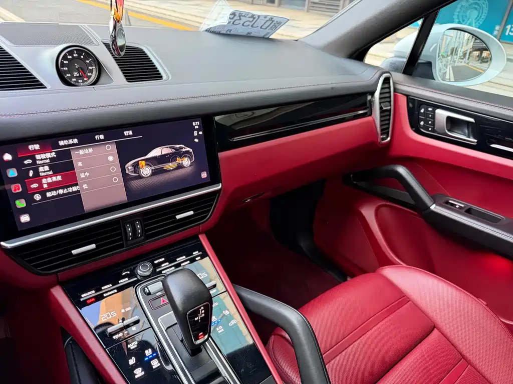 Porsche Cayenne — миниатюра 13