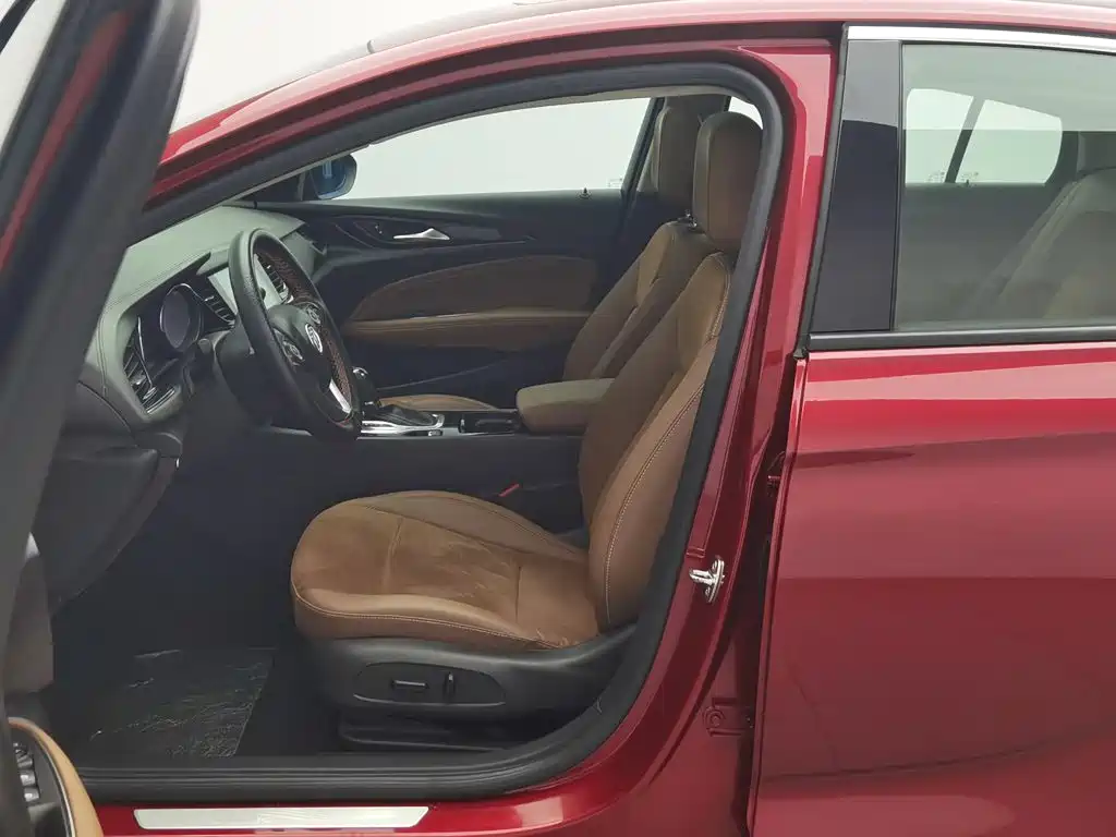 Buick Regal — миниатюра 10