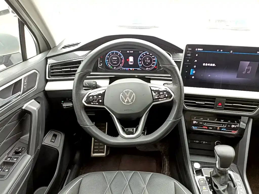 Volkswagen Tiguan L — миниатюра 11