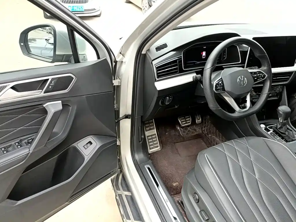 Volkswagen Tiguan L — миниатюра 16