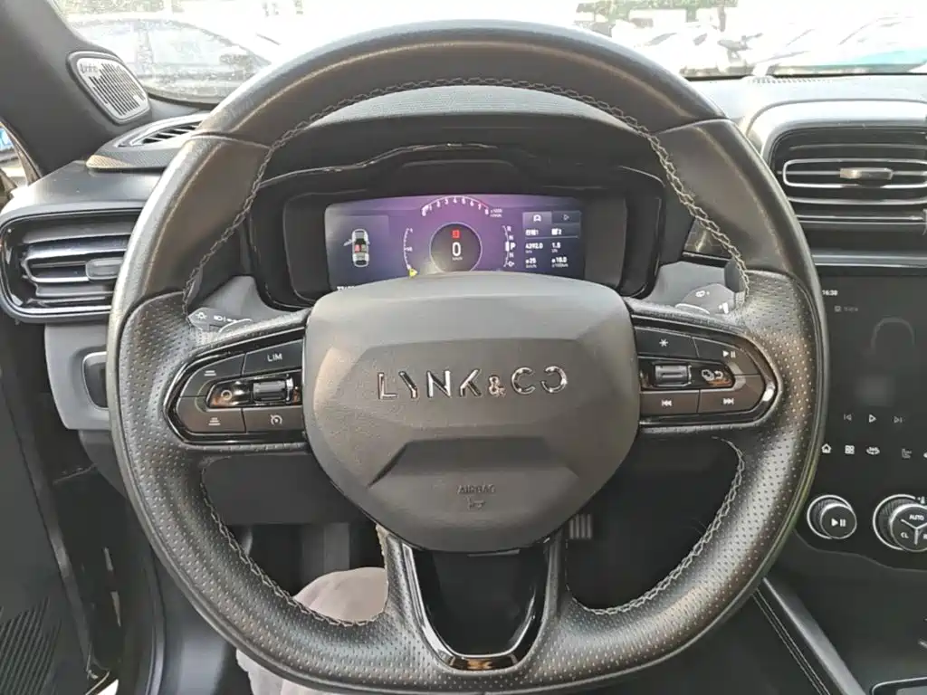 Lynk & Co 03 — миниатюра 11