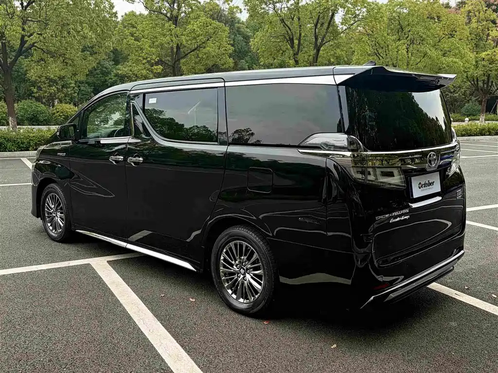 Toyota Vellfire — миниатюра 7