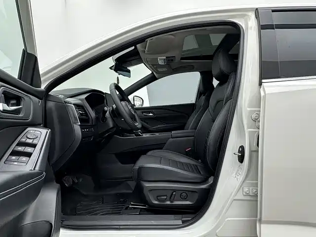 Nissan Qashqai — миниатюра 12