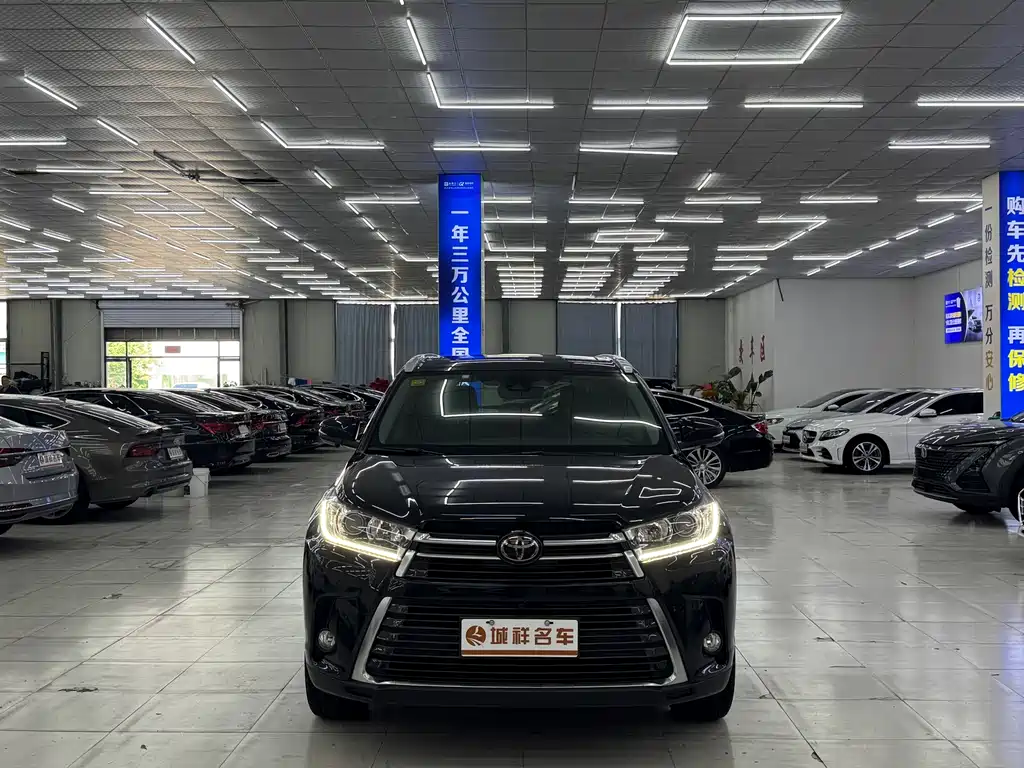 Toyota Highlander 2018 2.0T Luxury 7 мест V