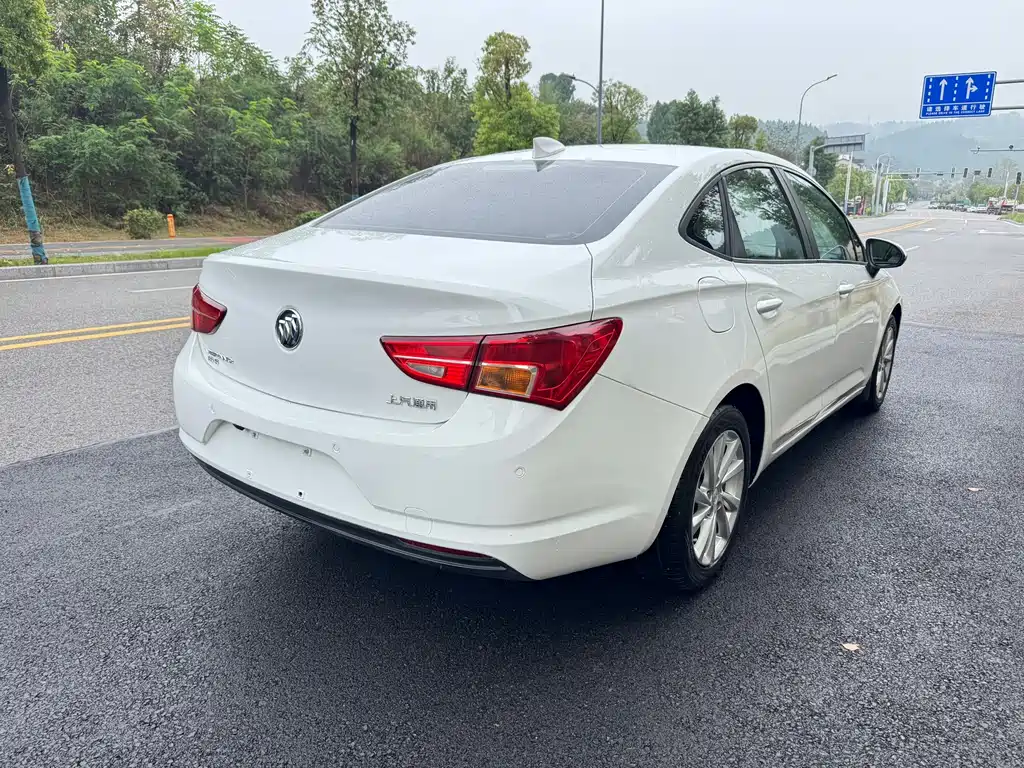 Buick Verano — миниатюра 7
