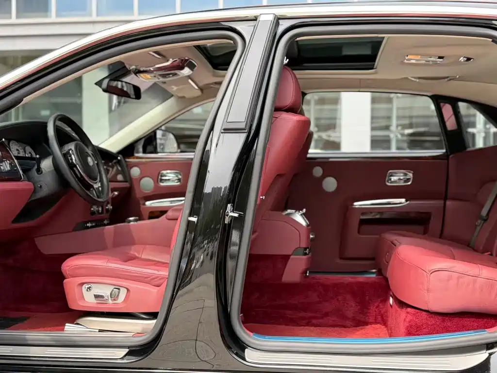Rolls-Royce Ghost — миниатюра 7