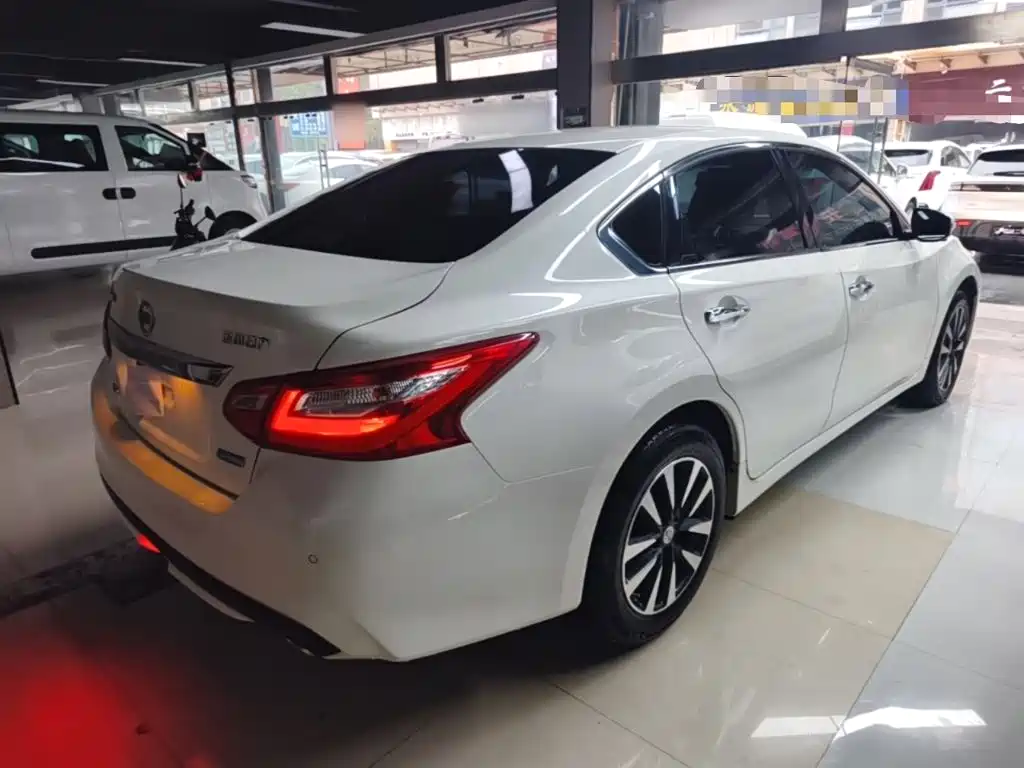 Nissan Teana — миниатюра 7