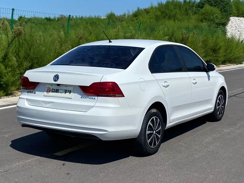 Volkswagen Santana — миниатюра 4