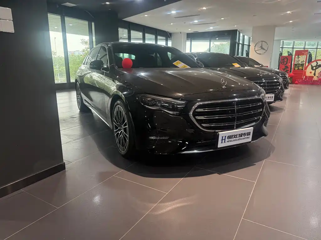 Mercedes-Benz E-Class — миниатюра 3