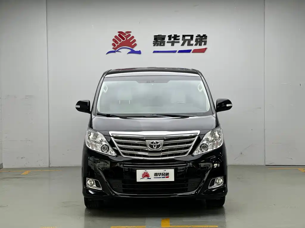 Toyota Alphard — миниатюра 3