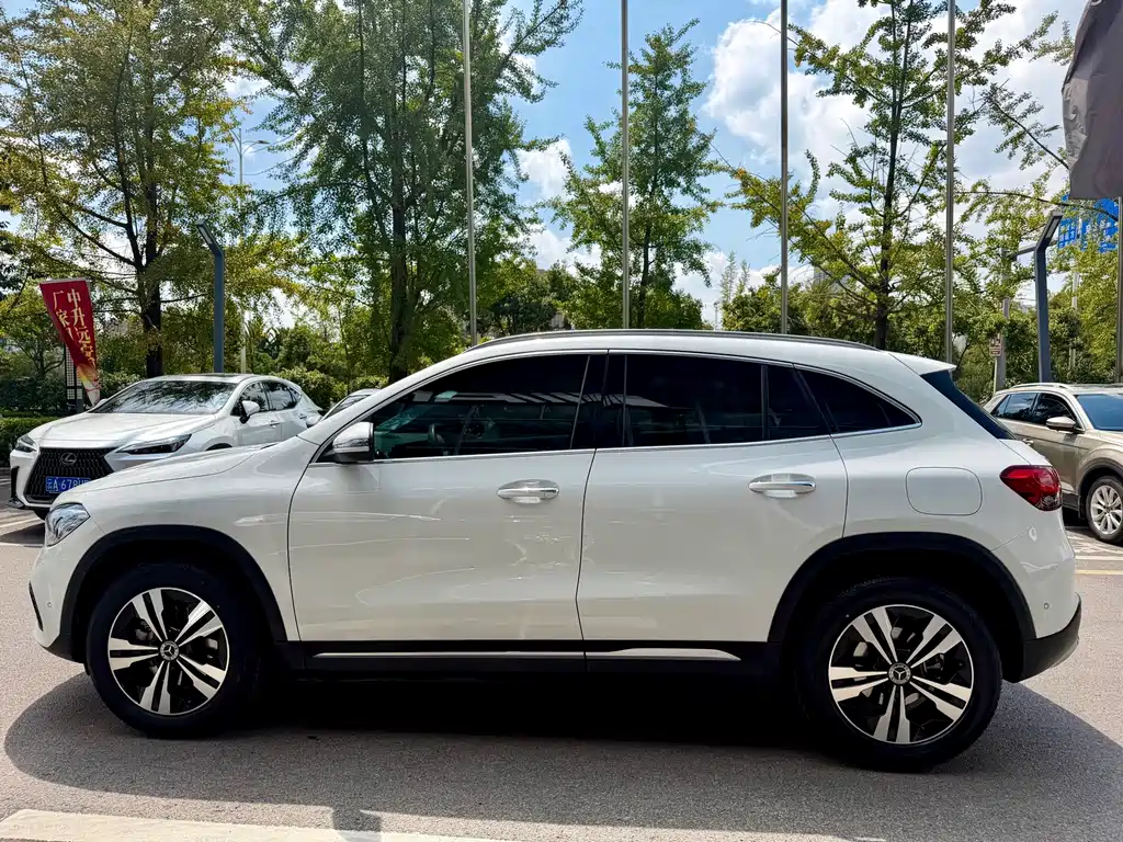 Mercedes-Benz GLA — миниатюра 9