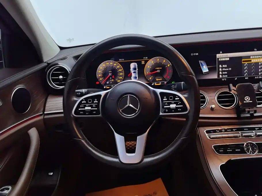 Mercedes-Benz E-Class — миниатюра 15