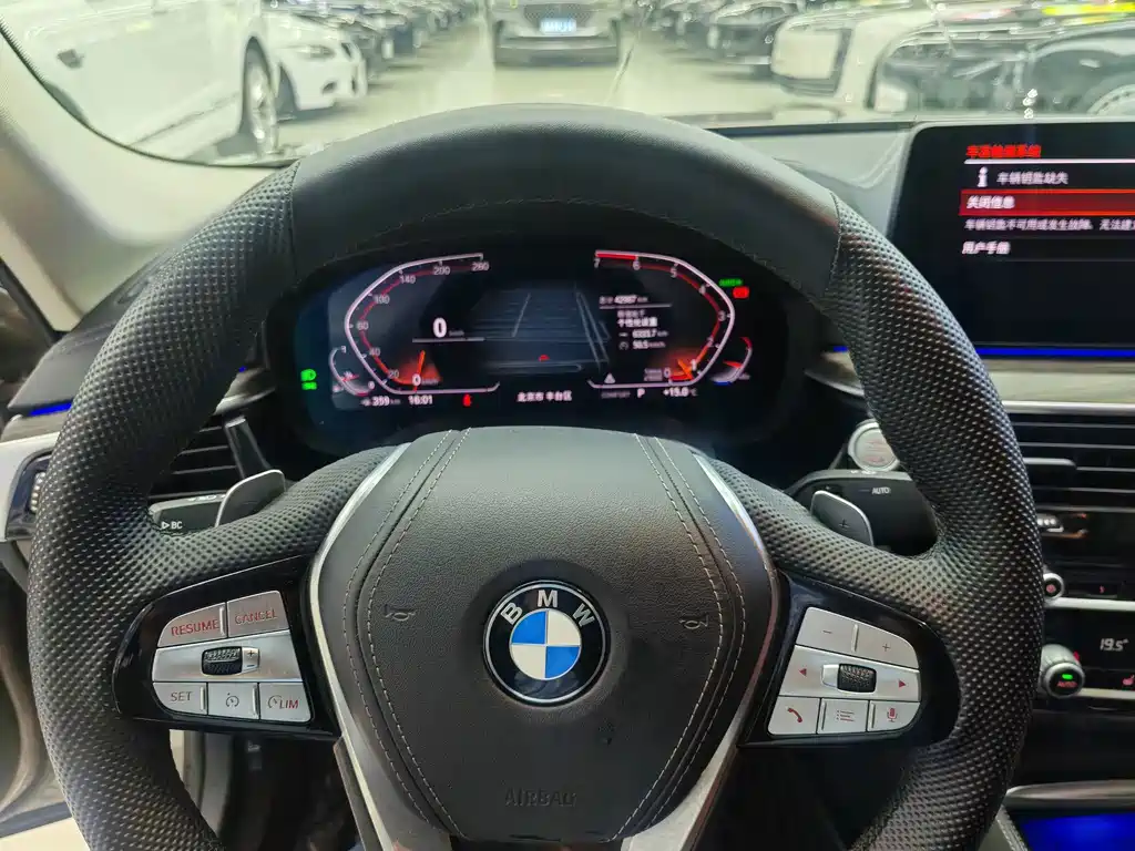 BMW 5 Series — миниатюра 6