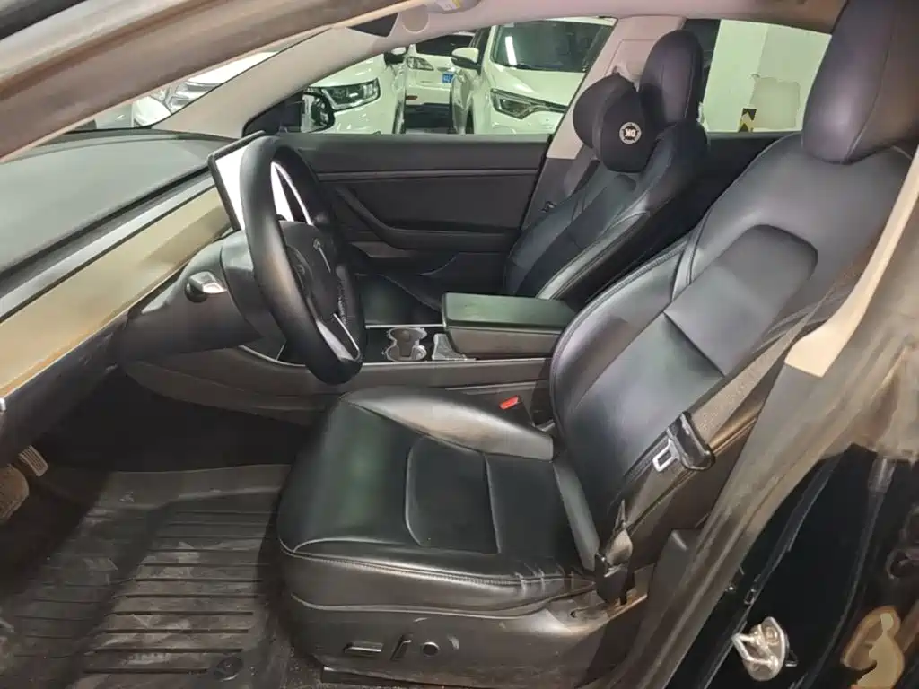 Tesla Model 3 — миниатюра 15