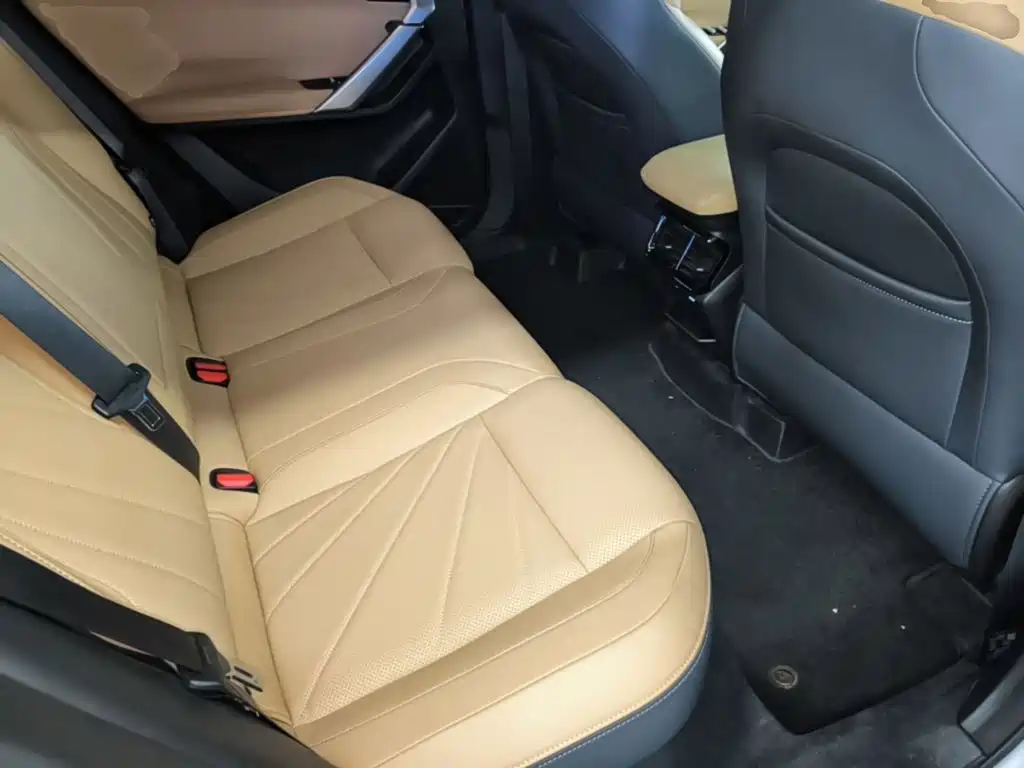 Geely Boyue L — миниатюра 17