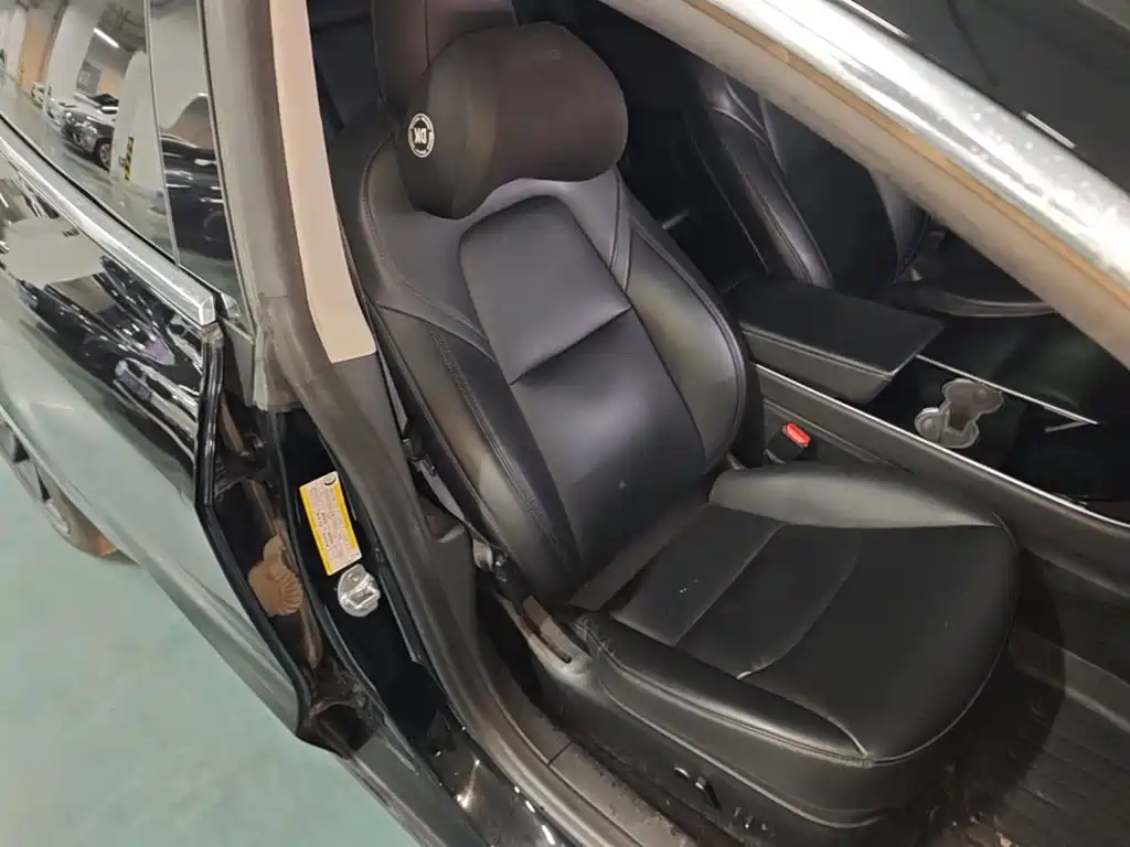 Tesla Model 3 — миниатюра 25