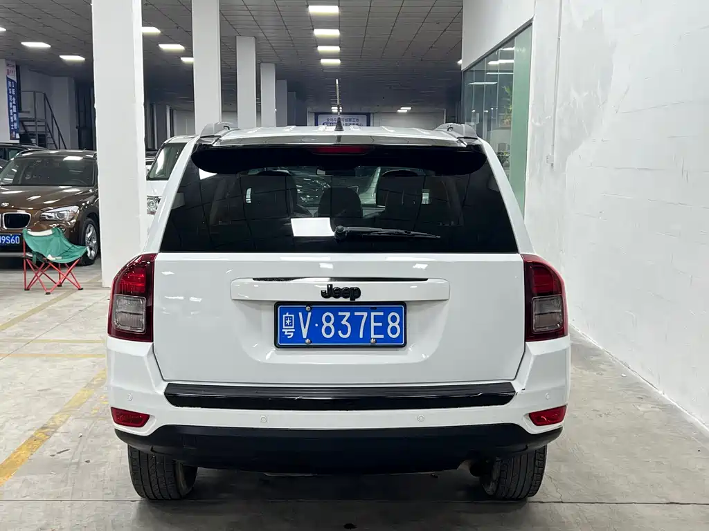 Jeep Compass (Import) — миниатюра 5
