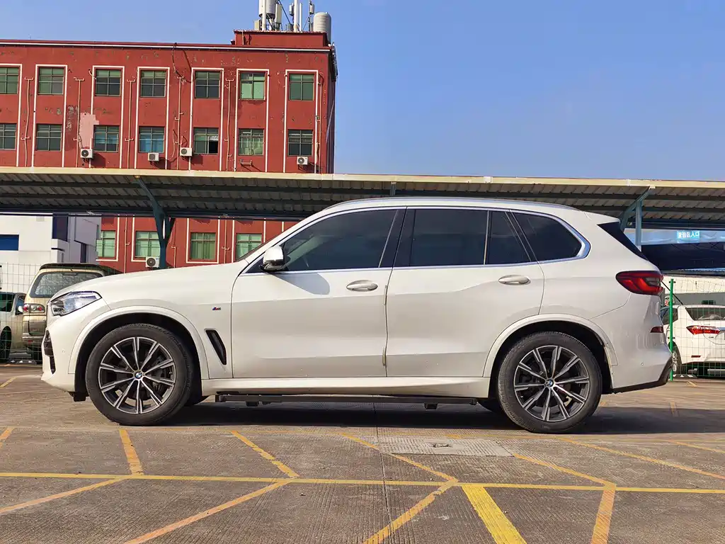 BMW X5 (Import) — миниатюра 15