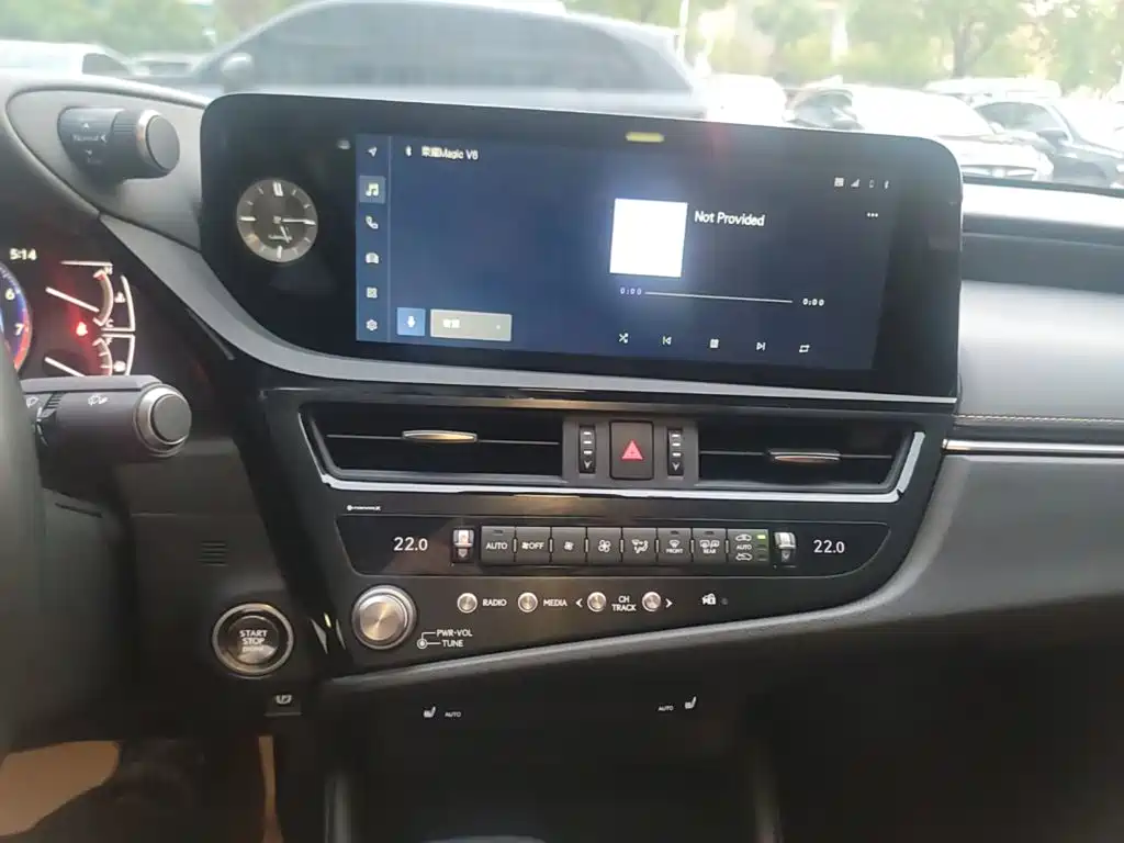Lexus ES — миниатюра 13