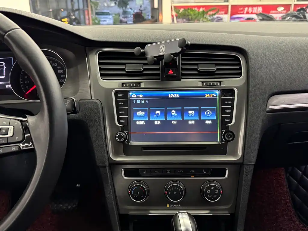 Volkswagen Golf — миниатюра 17