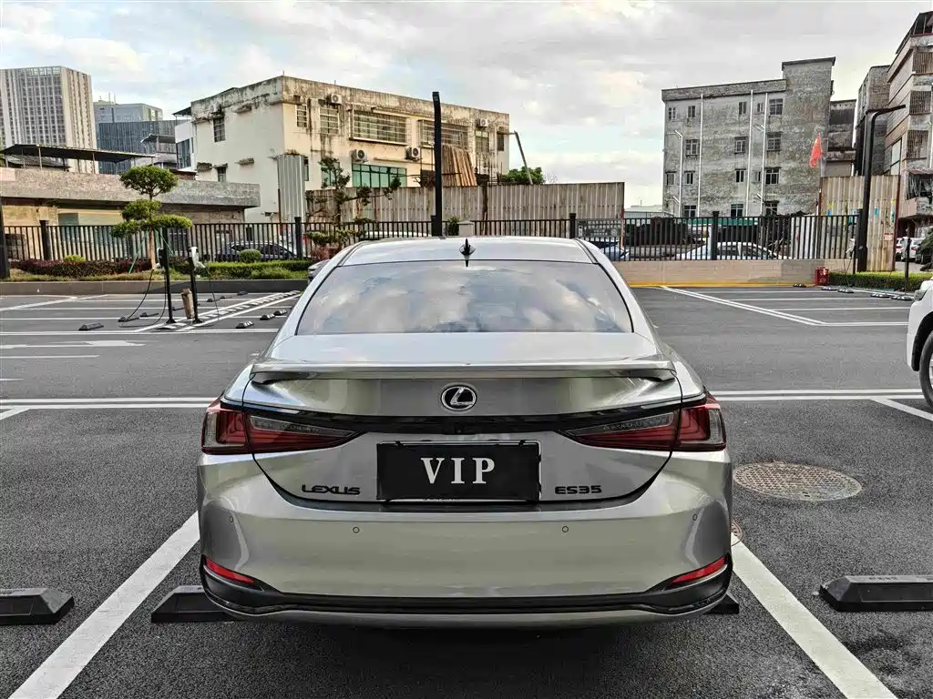 Lexus ES — миниатюра 8
