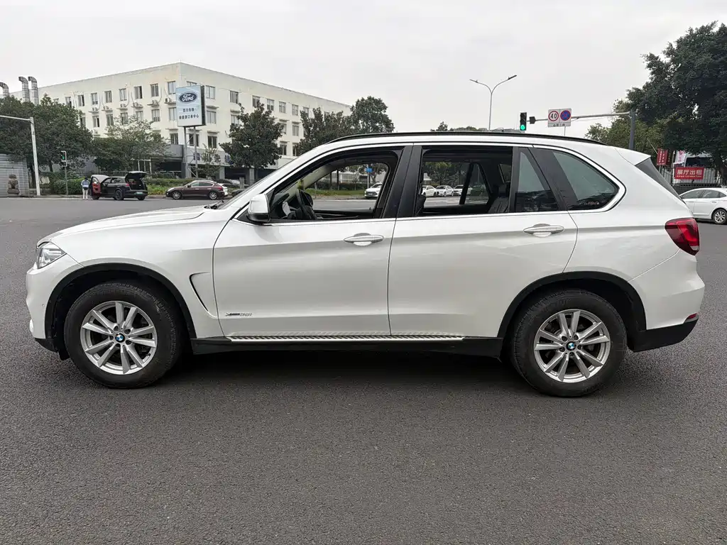 BMW X5 (Import) — миниатюра 7