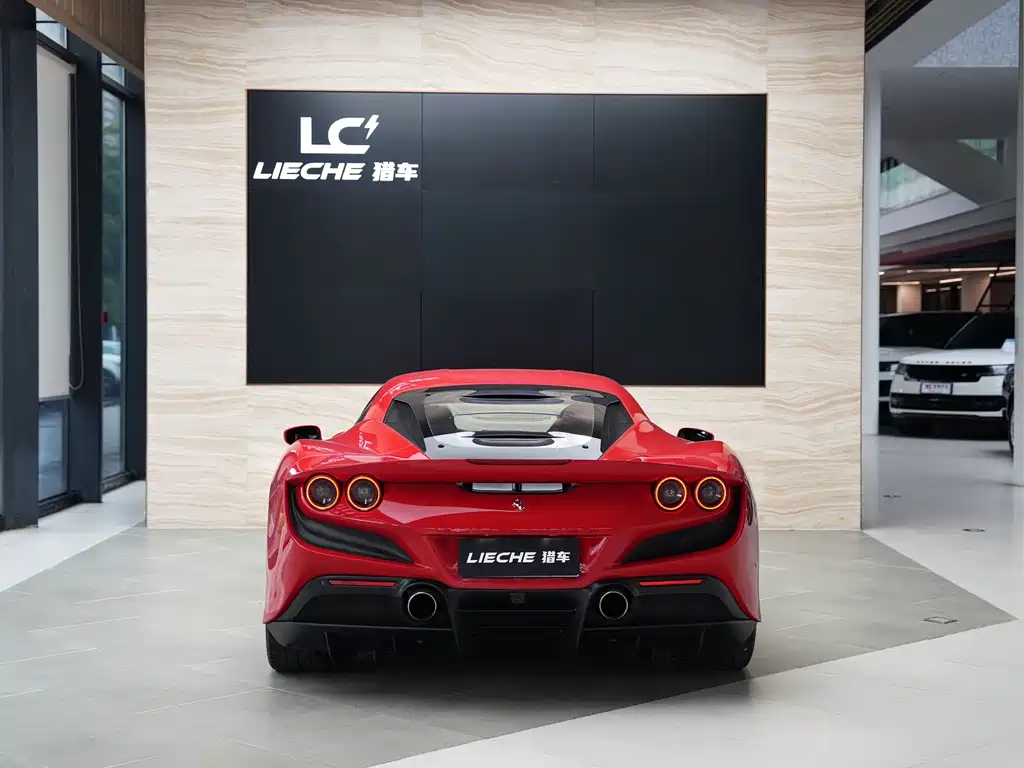 Ferrari F8 — миниатюра 4