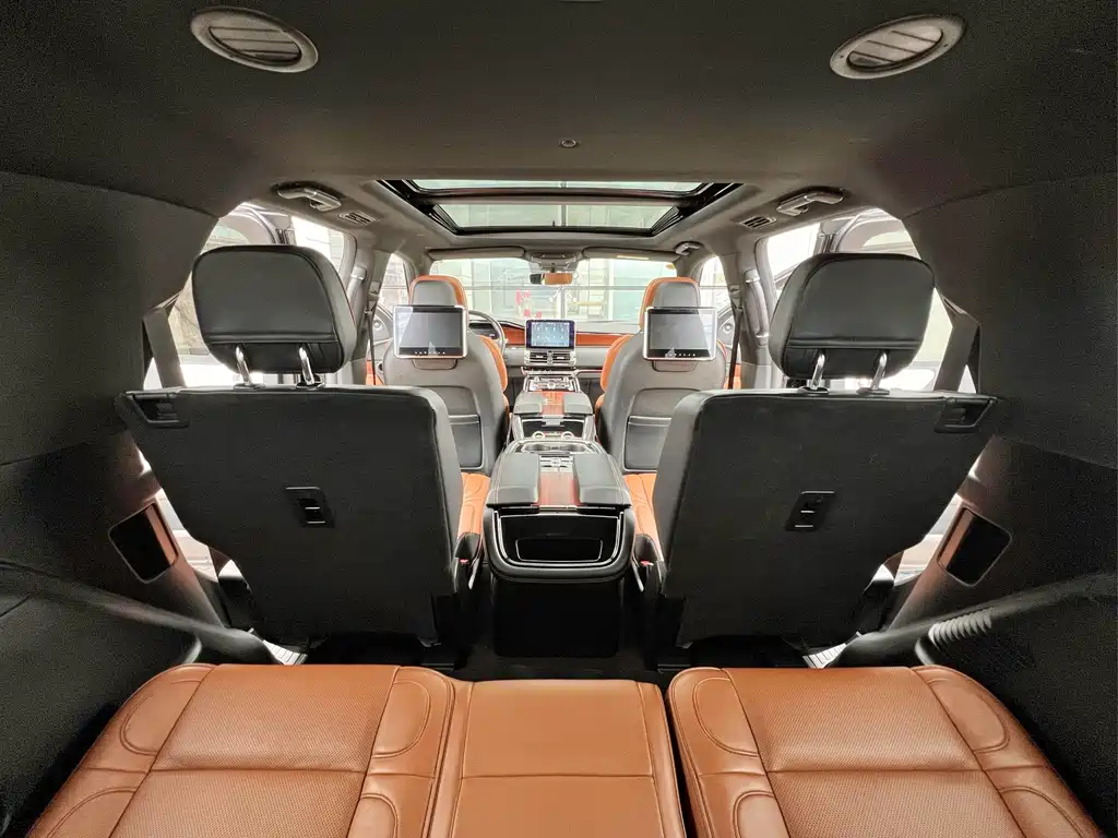 Lincoln Navigator — миниатюра 28