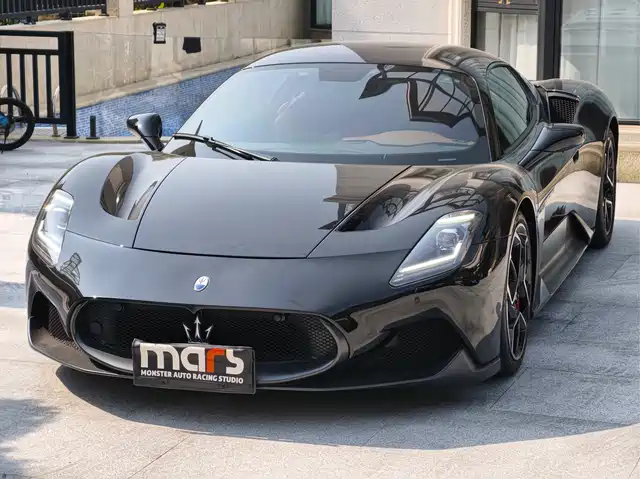 MASERATI MC20