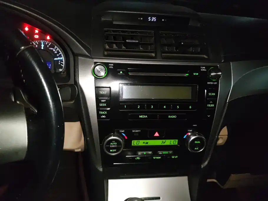 Toyota Camry — миниатюра 11