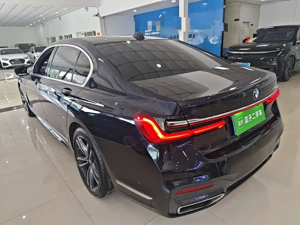 BMW 7 Series — миниатюра 5