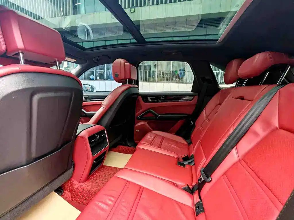 Porsche Cayenne — миниатюра 11