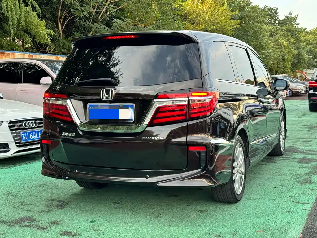 Honda Elysion — миниатюра 11