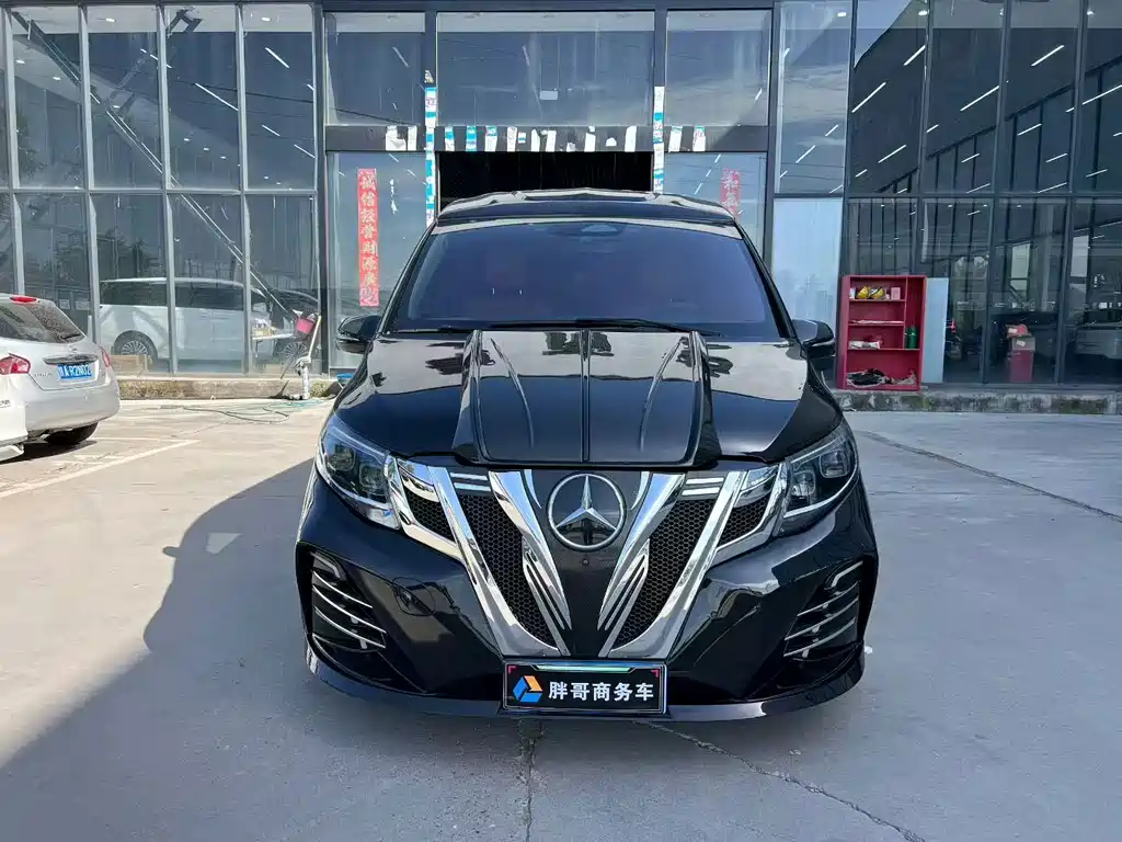 Mercedes-Benz V-Class — миниатюра 2