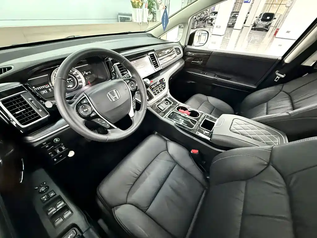 Honda Elysion — миниатюра 10