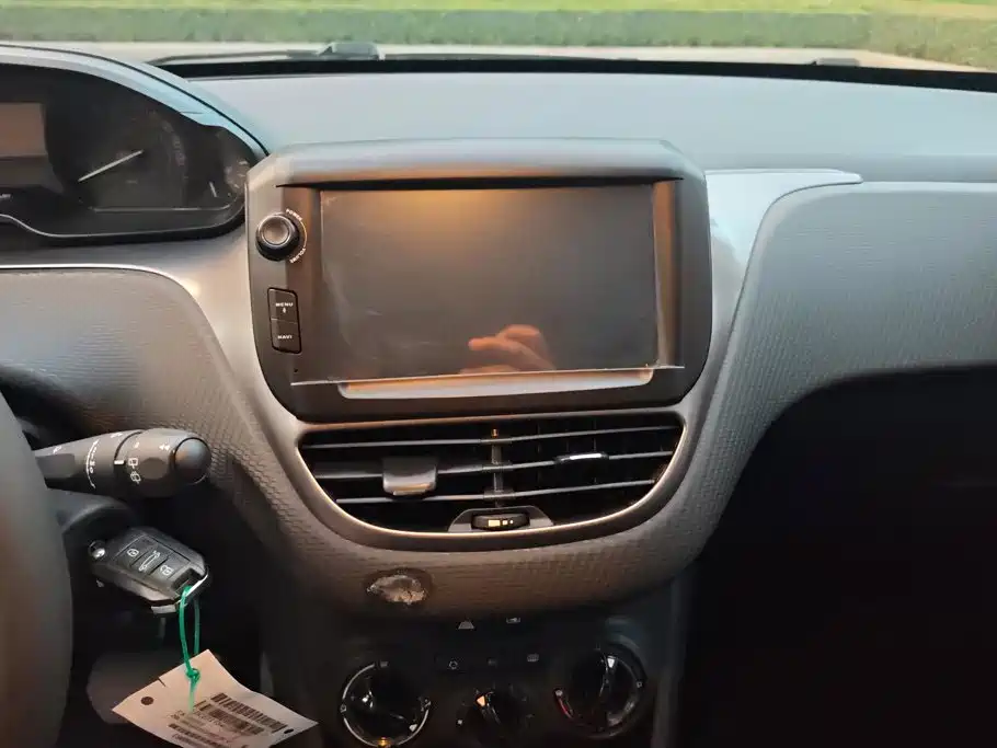 Peugeot 2008 — миниатюра 13