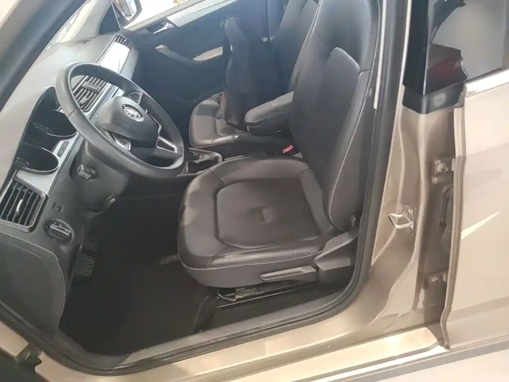 Skoda Rapid — миниатюра 20