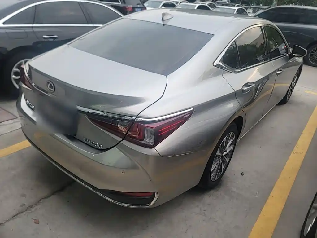 Lexus ES — миниатюра 7